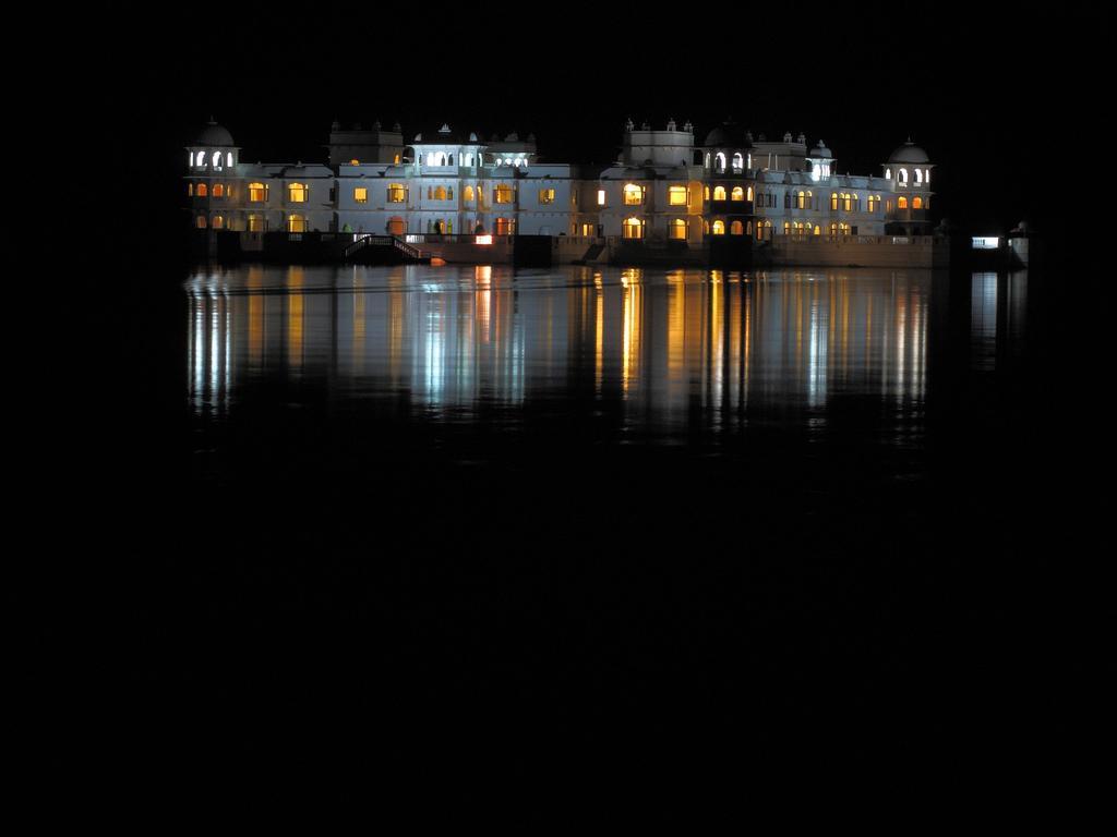 Juesta Lake Nahargarh Palace, Chittorgarh Parsoli Exterior photo